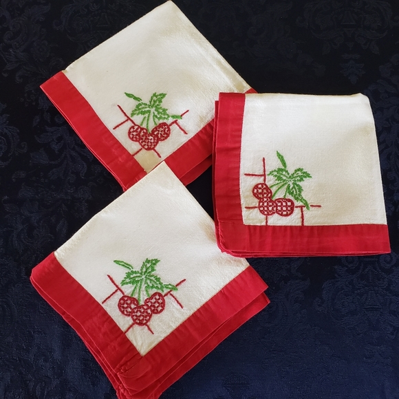 Lot of 3 VTG Hand Embroidered Table Topper Napkins Placemat Cherry Red White VTG - Picture 1 of 8